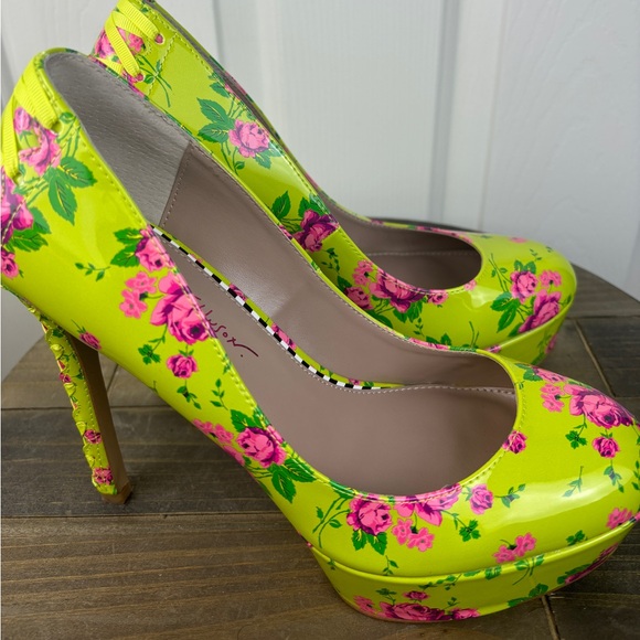 🌺Betsy Johnson Floral Platform Heels 9 - Picture 7 of 8